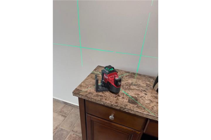 Milwaukee Cordless 3-Plane Laser (Tool-Only), Puerto Rico