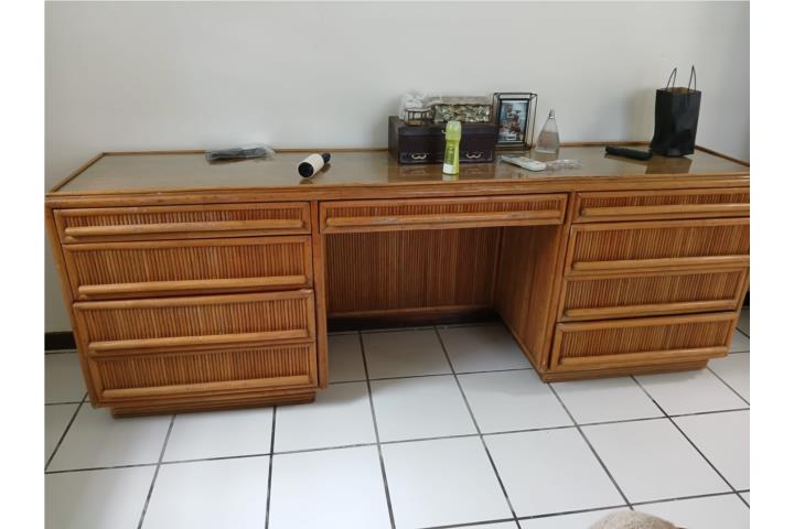 Gavetero en Rattan Rateado, Puerto Rico