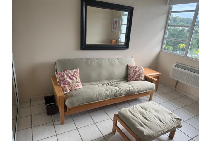 Juego de Futton y Ottoman solo $90, Puerto Rico