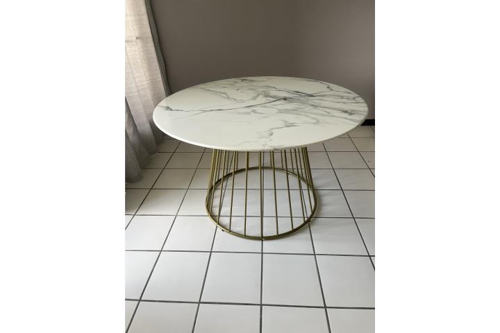 Mesa de Comedor, Puerto Rico