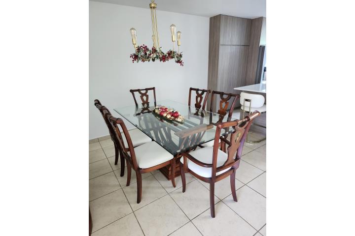 Juego Comedor y Buffet, Puerto Rico