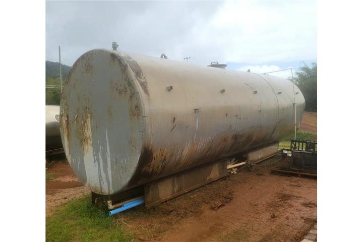 Tanque de agua en hierro: 8,000 galones , Puerto Rico