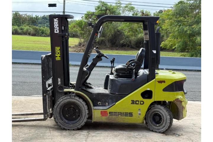 Finger Clark 6000 lbs Diesel Modelo S30