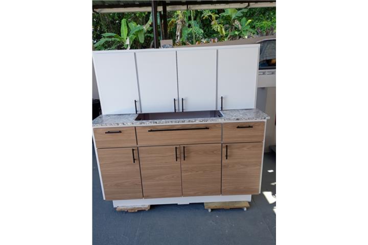 NUEVO DE PAQUETE! GABINETE 5' PVC $800.00