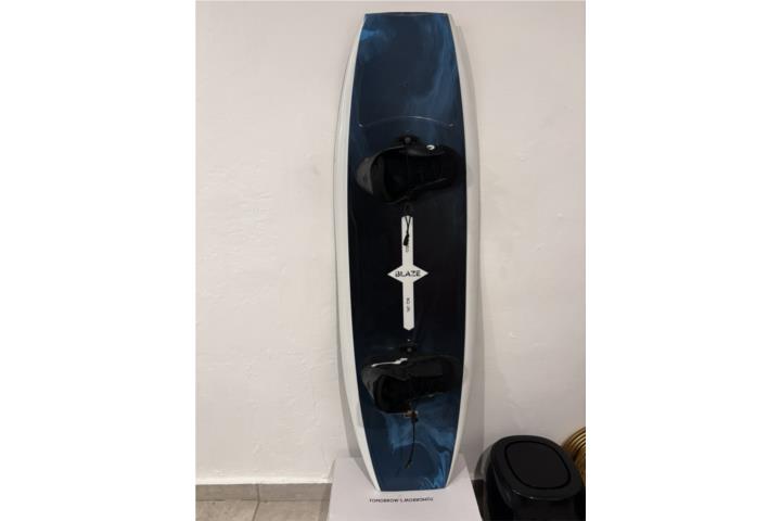 Blaze Wakeboard  141 cm (With Bindings), Puerto Rico