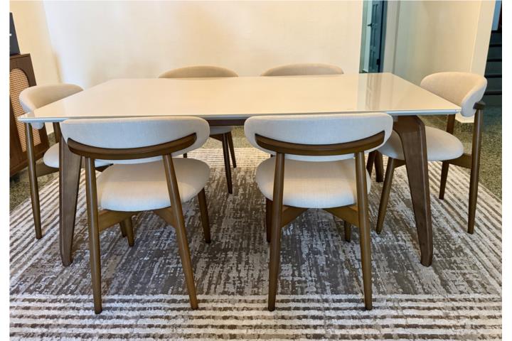 Juego comedor como nuevo mesa y 6 sillas, Puerto Rico
