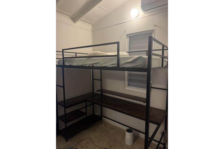 Cama litera con escritorio, Puerto Rico