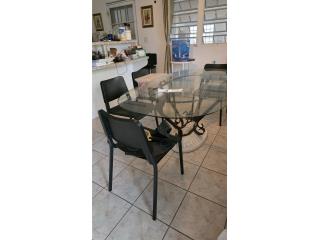 Mesa de comedor y 4 sillas, Puerto Rico