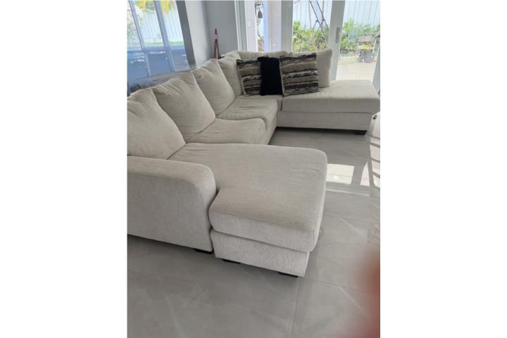 Sofa sectional, Puerto Rico