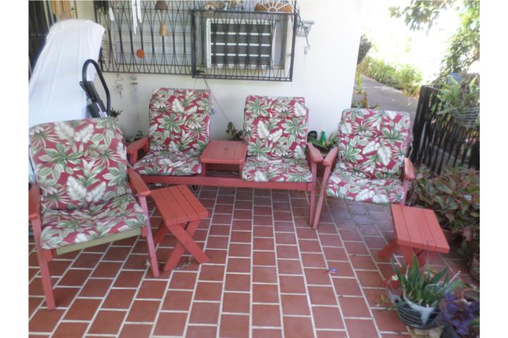 Juego de Patio en Red Wood, Puerto Rico
