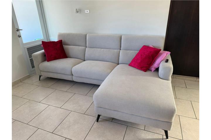 sofá seccional con chaise longue, Puerto Rico