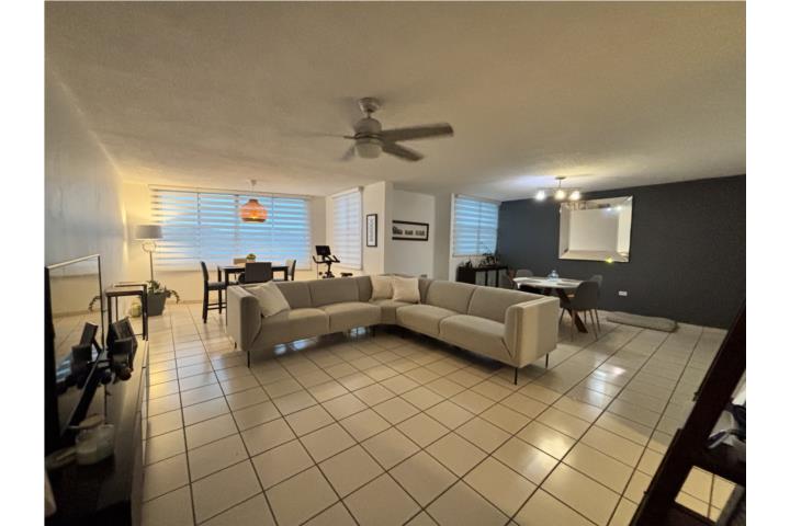 Sofa 9x9, Puerto Rico
