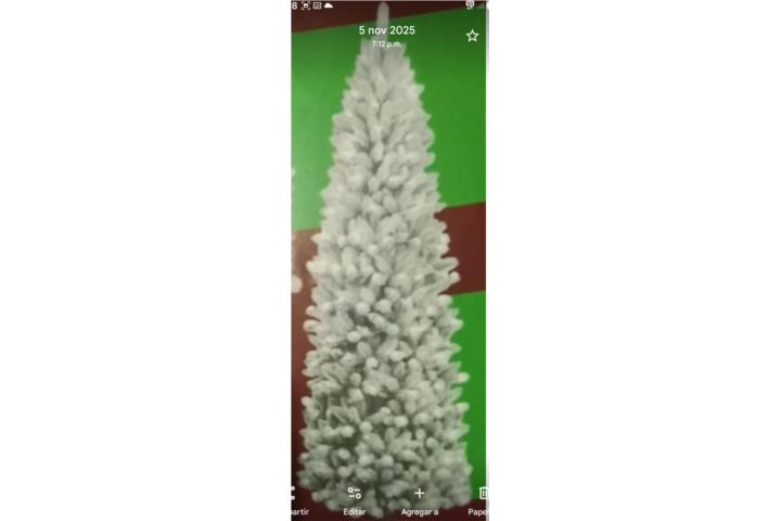 Arbol de navidad nuevo 8 pies con nieves, Puerto Rico