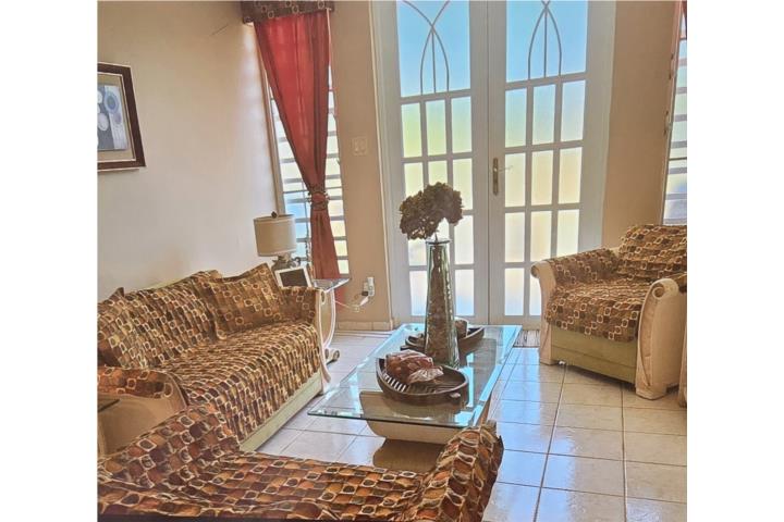 Juego de Sala de 6 piezas., Puerto Rico