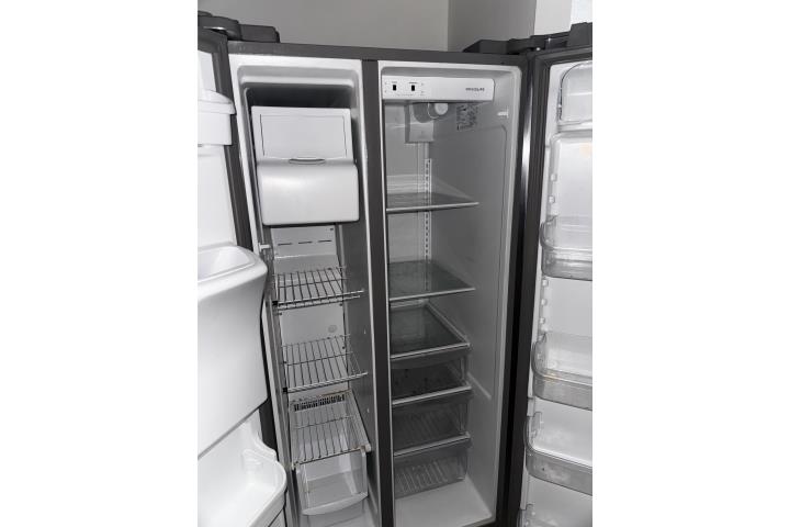 Nevera Frigidaire solo 6meses de uso , Puerto Rico