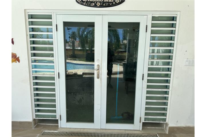 Puertas y Ventanas , Puerto Rico