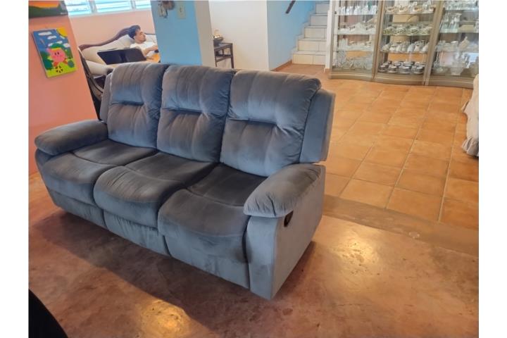 Sofa reclinable gris , Puerto Rico