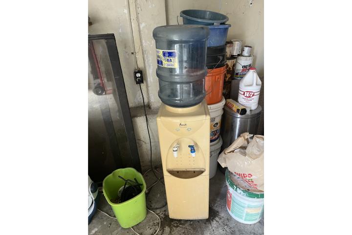 Nevera con Tanque de 5 galones, Puerto Rico