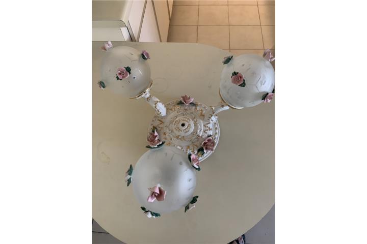 LAMPARA CAPODIMONTE DE 3 GLOBOS $250, Puerto Rico