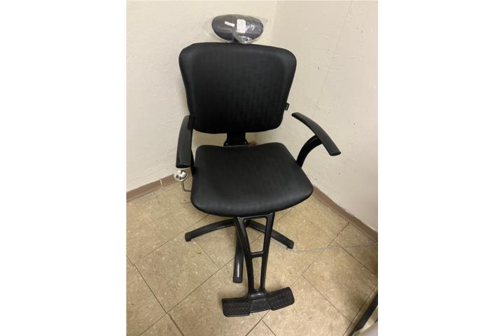 Se venden sillas para maquillaje y pestañas, Puerto Rico