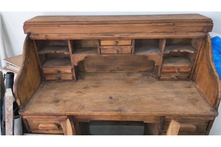 Escritorio MADERA Antiguo con silla , Puerto Rico