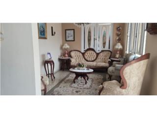 Juego de muebles victorianos con mesa de tope, Puerto Rico