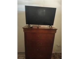 Chest y televisor peque�o, Puerto Rico