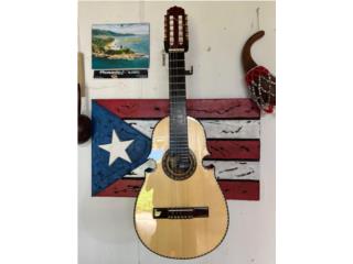 Cuatro puertorriqueno Maga y Pino