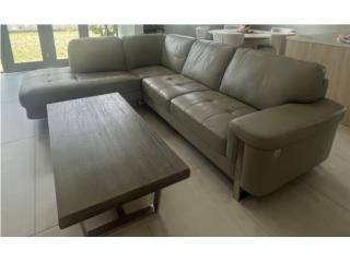 Mueble L en piel y mesa de centro, Puerto Rico