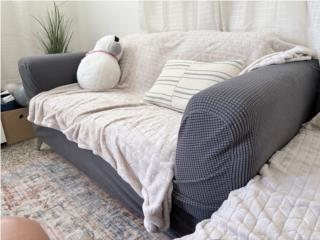 Sofa y Love Seat con forros Buenos de Berrios