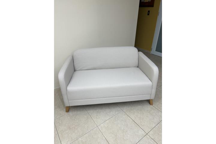 Sillón tipo love seat , Puerto Rico