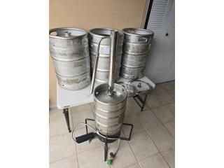 3 beer kegs y un destilador , Puerto Rico