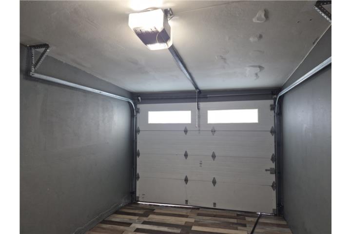 Puerta de Garage/ Rolling door, Puerto Rico