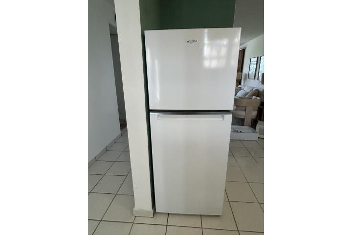 24 Whirlpool Refrigerator , Puerto Rico