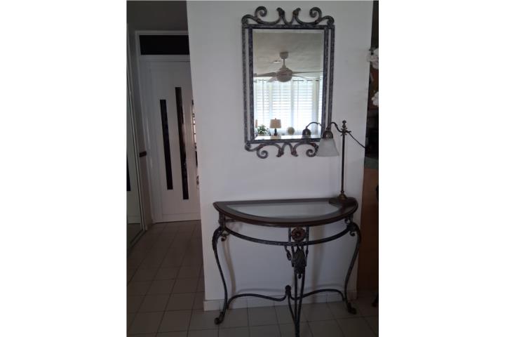 Mesa consola y espejo, Puerto Rico