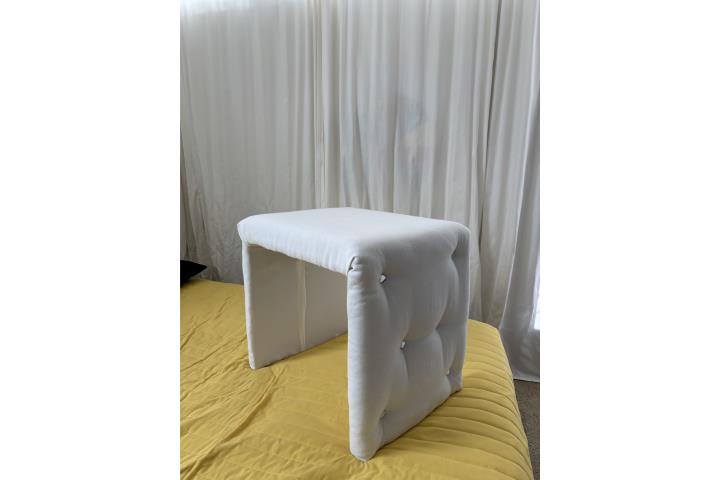 Ottoman blanco/ crema, Puerto Rico