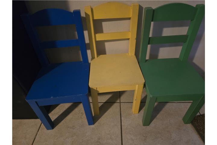 3 sillas de niños, Puerto Rico