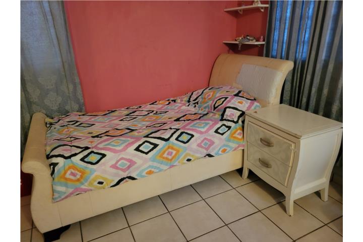 Cama y mesa de noche, Puerto Rico