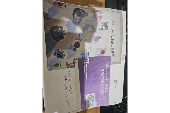Libro de inglés noveno: HMH into Literature , Puerto Rico