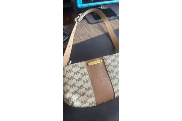 Cartera de Cintura, Puerto Rico