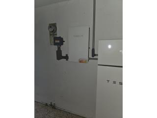 12 placas solares y una batería Tesla 