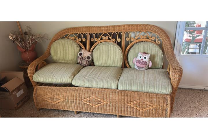 Loveseat Mimbre, Puerto Rico