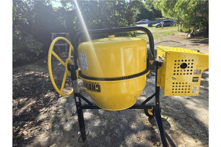 8.8 cu. ft. CONCRETE MIXER BRAND NEW, Puerto Rico
