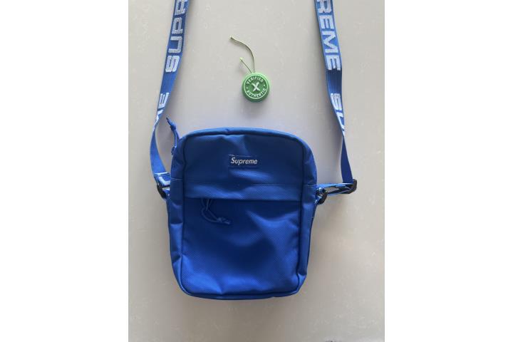 Supreme Shoulder Bag SS18, Puerto Rico