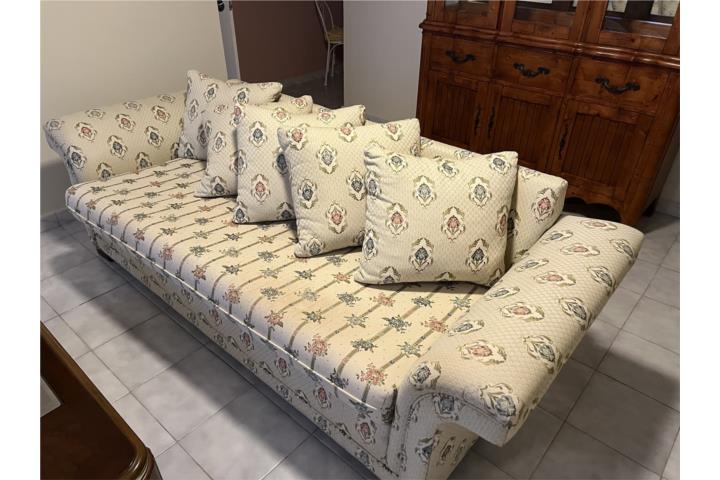 SE VENDE SOFA $150, Puerto Rico
