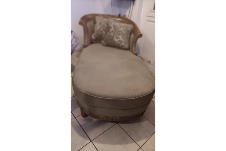Diván antiguo estilo Luis 15, Puerto Rico