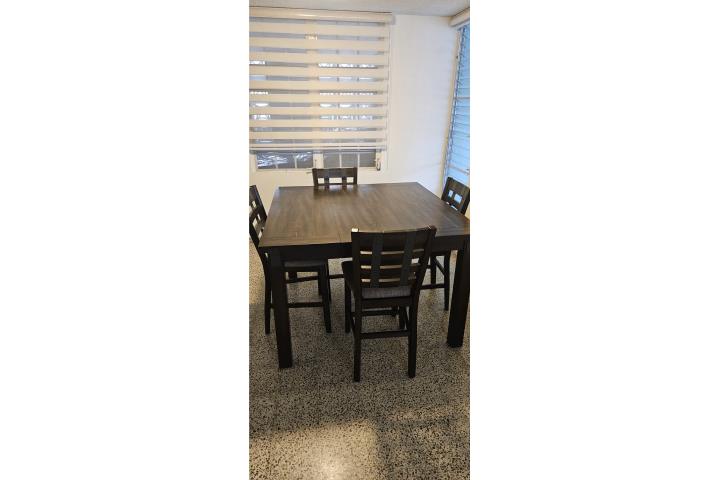 Juego de comedor en madera solida, Puerto Rico