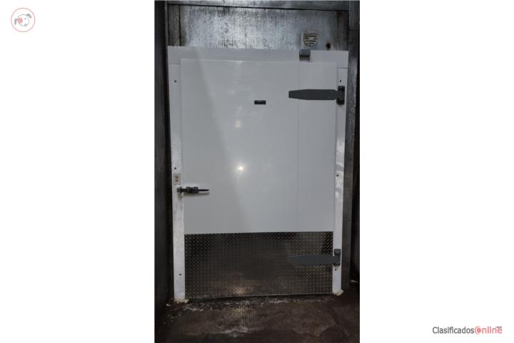 Fabricamos puertas walk in cooler / freezer , Puerto Rico