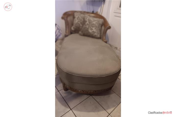 Diván antiguo estilo Luis 15, Puerto Rico