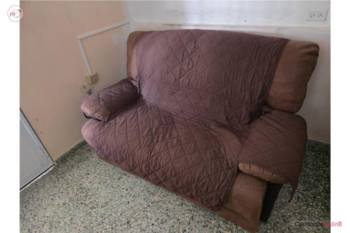 Sofá doble. Reclinable, Puerto Rico